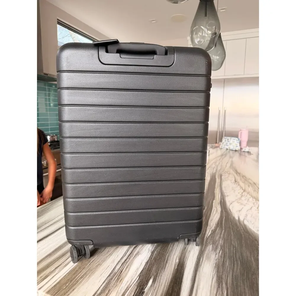 AWAY 24 in checked in luggage BLACK